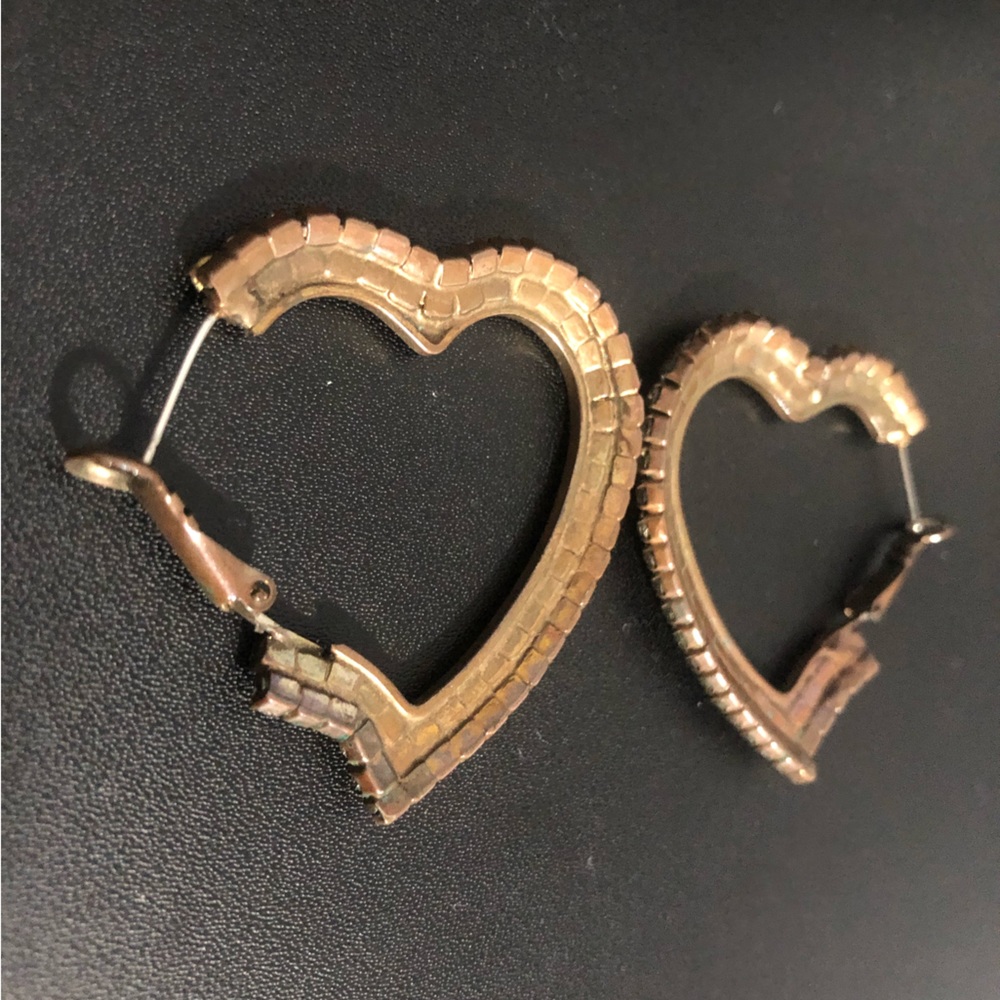 FREE WITH PURCHASE Heart shape earrings - Picture 4 of 6